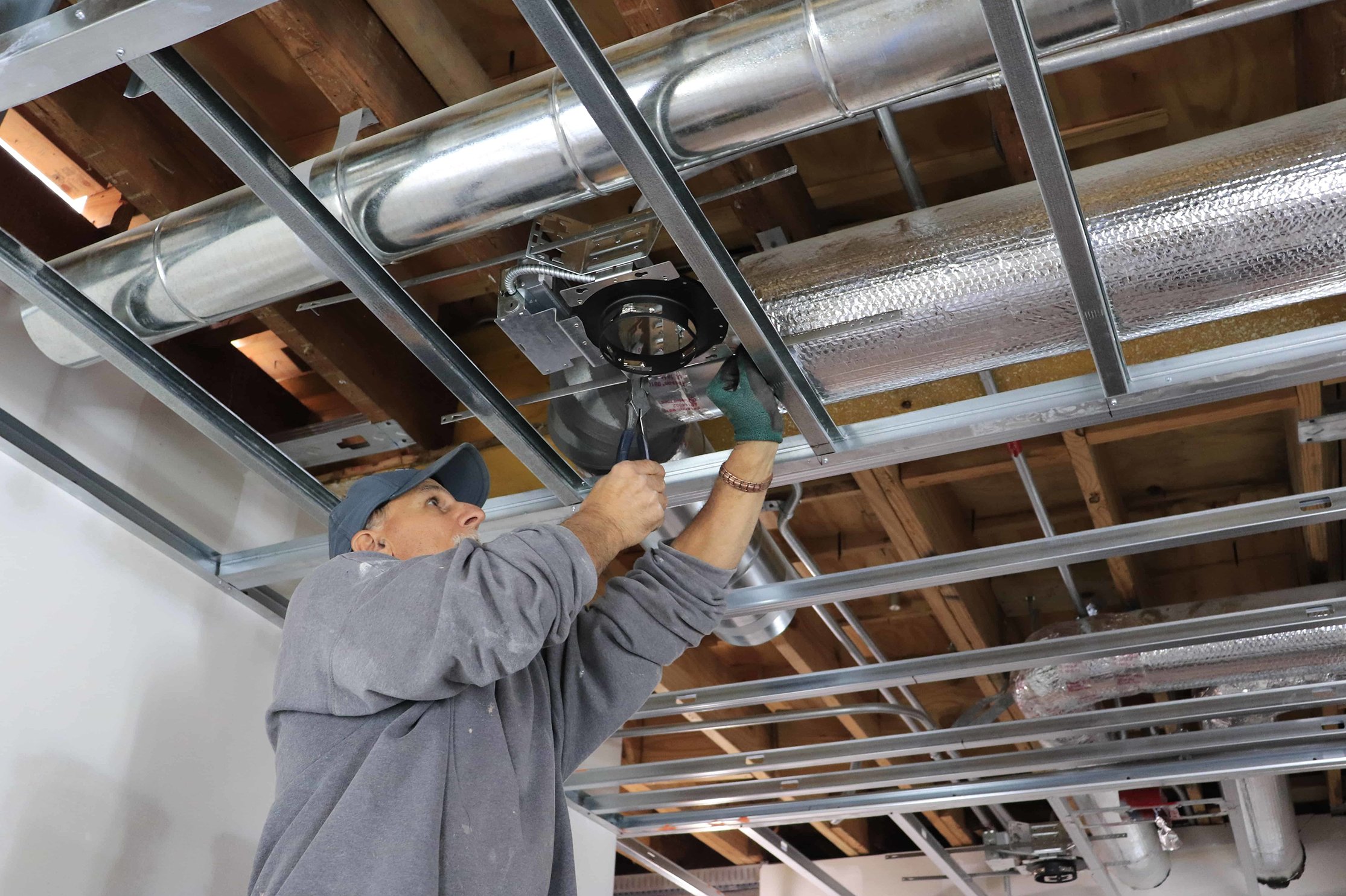 Lighting Electrical Infrastructure Progresses at the Peoples Bank Building