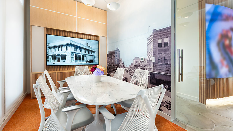 Designed for presentations and tenant discussions, the conference rooms establish the showroom as a central hub for leasing activity and ongoing development.